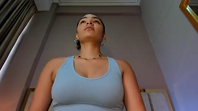 LunaAspen  online show from November 6, 2025, 5:50 pm