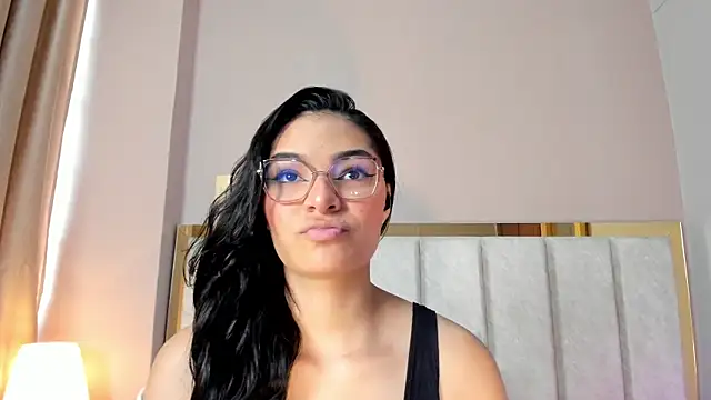 Snapshot of LunaAspen_ chatting on February 24, 2026, 6:09 pm LunaAspen online show from February 24, 2026, 6:09 pm