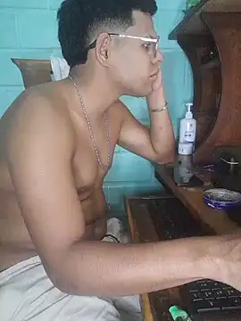Snapshot of Bigtiti01 chatting on October 3, 2025, 3:09 am Bigtiti01 online show from October 3, 2025, 3:09 am