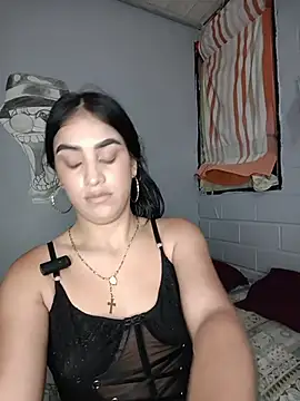 Snapshot of Bigtiti01 chatting on July 1, 2026, 1:28 am Bigtiti01 online show from July 1, 2026, 1:28 am