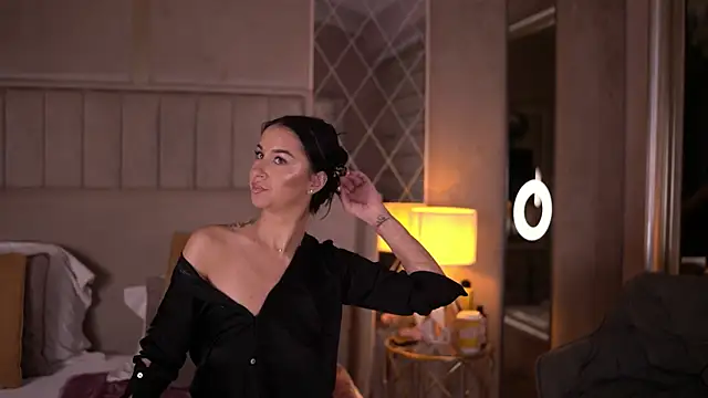 FrancescaDante online show from December 14, 2025, 6:30 am