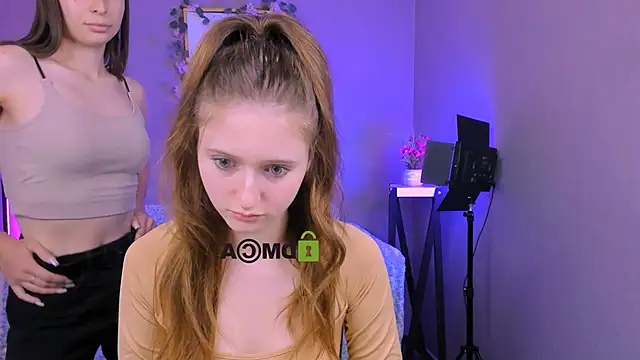 nekky mouse online show from October 3, 2025, 9:44 am