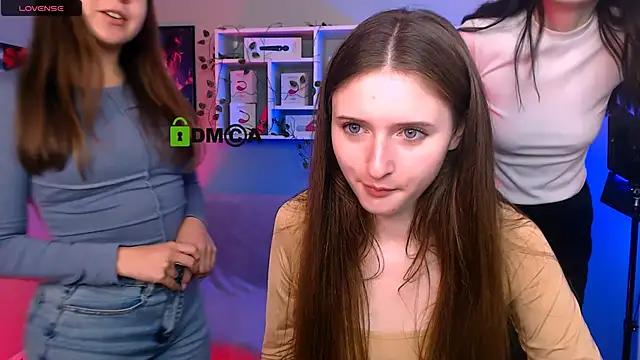 nekky mouse online show from September 12, 2025, 9:42 am