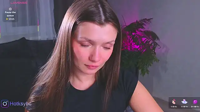 Hot ksy online show from October 14, 2025, 9:47 pm