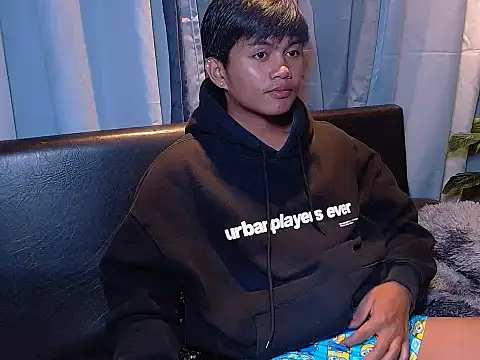 Snapshot of Alexx_143 chatting on March 1, 2026, 11:32 am Alexx 143 online show from March 1, 2026, 11:32 am