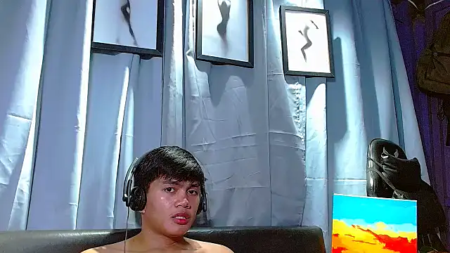 Snapshot of Alexx_143 chatting on January 12, 2026, 3:30 pm Alexx 143 online show from January 12, 2026, 3:30 pm