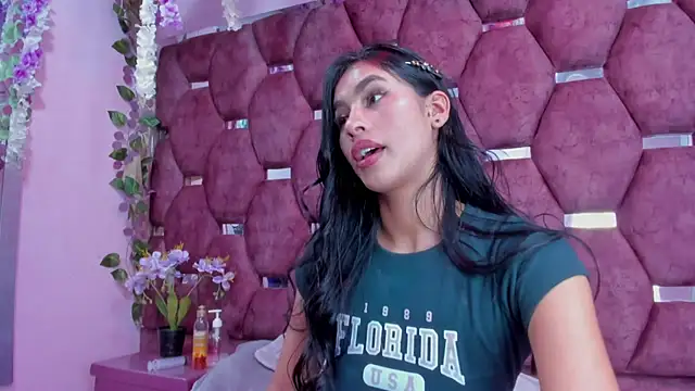 Snapshot of Miaa_Davis_ chatting on February 20, 2026, 7:10 am Miaa Davis online show from February 20, 2026, 7:10 am