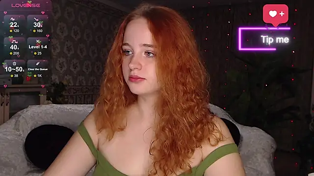 LunaSweet18 online show from September 17, 2025, 11:45 am