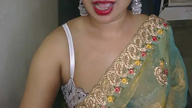 QUEEN SAKHI- online show from October 11, 2025, 7:04 pm