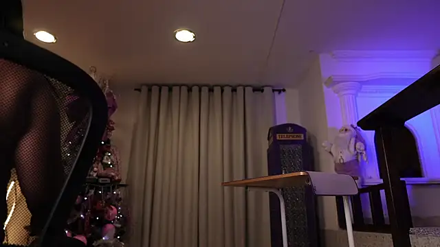 vaniaa95 online show from December 15, 2025, 12:27 am