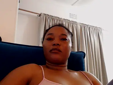 xMoreOfAmor online show from November 14, 2025, 5:49 pm