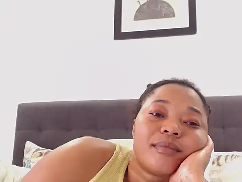 xMoreOfAmor online show from November 15, 2025, 12:20 pm