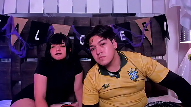 EmilyANDrew  online show from October 31, 2025, 5:26 am