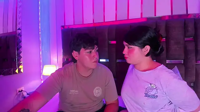 EmilyANDrew  online show from January 8, 2026, 4:40 am