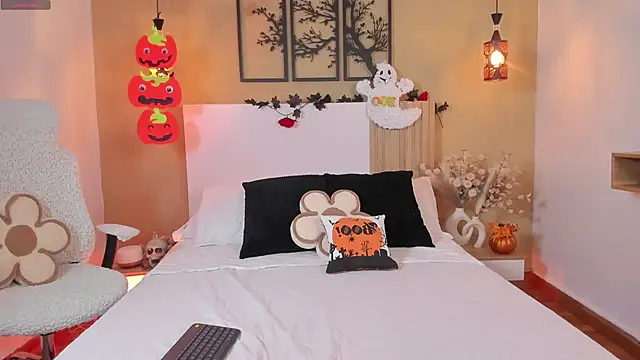 Camila Bustamante online show from October 30, 2025, 3:31 pm