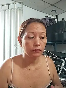 marinita13 online show from November 29, 2025, 4:18 pm