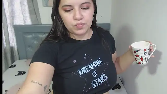 Snapshot of sarah_aguilar chatting on February 4, 2026, 3:40 pm sarah aguilar online show from February 4, 2026, 3:40 pm