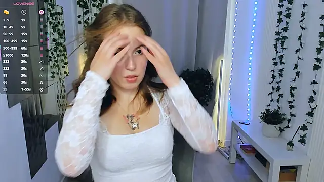 LanaRoselle online show from July 31, 2026, 7:11 pm