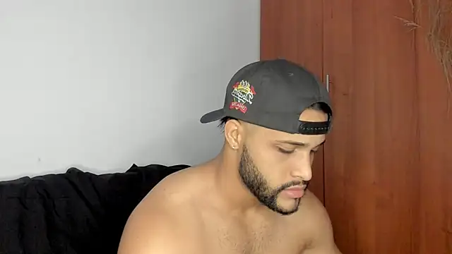 Snapshot of Pier_Simons chatting on October 18, 2025, 10:28 am Pier Simons online show from October 18, 2025, 10:28 am