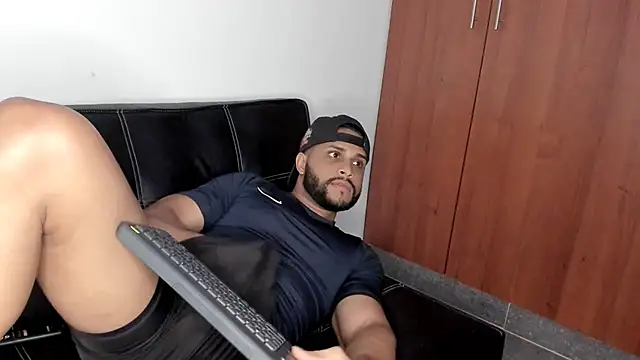 Snapshot of Pier_Simons chatting on October 23, 2025, 8:35 am Pier Simons online show from October 23, 2025, 8:35 am