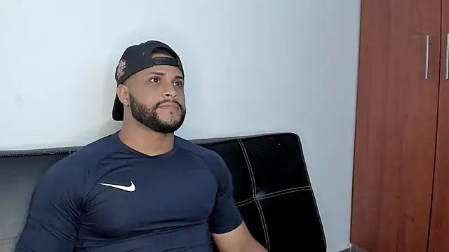 Snapshot of Pier_Simons chatting on October 19, 2025, 10:18 am Pier Simons online show from October 19, 2025, 10:18 am