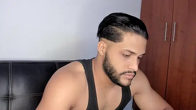 Snapshot of Pier_Simons chatting on November 19, 2025, 9:20 am Pier Simons online show from November 19, 2025, 9:20 am