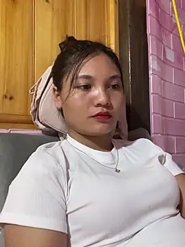 Snapshot of Duyen02 chatting on October 8, 2025, 6:37 am Duyen02 online show from October 8, 2025, 6:37 am
