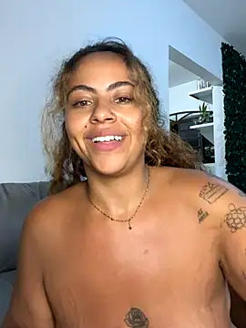 Snapshot of Chloe_Leaozinho chatting on November 2, 2025, 4:50 am Chloe Leaozinho online show from November 2, 2025, 4:50 am