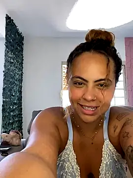 Snapshot of Chloe_Leaozinho chatting on November 12, 2025, 5:06 pm Chloe Leaozinho online show from November 12, 2025, 5:06 pm