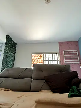 Snapshot of Chloe_Leaozinho chatting on November 7, 2025, 5:50 pm Chloe Leaozinho online show from November 7, 2025, 5:50 pm