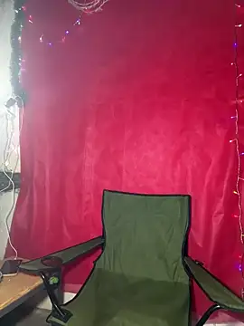 Chloe Leaozinho online show from December 19, 2025, 10:56 pm