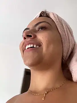 Snapshot of Chloe_Leaozinho chatting on November 1, 2025, 4:45 pm Chloe Leaozinho online show from November 1, 2025, 4:45 pm