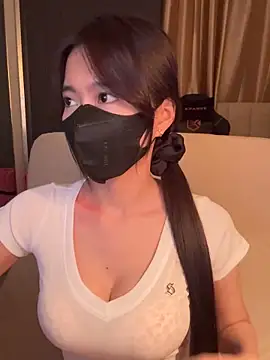  Meimeibaby  online show from April 9, 2026, 10:10 am