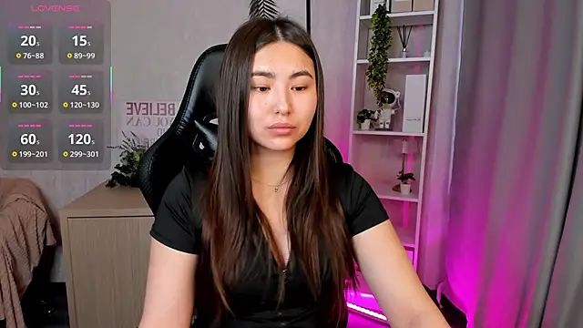 Megan Williamms online show from November 15, 2025, 9:35 am