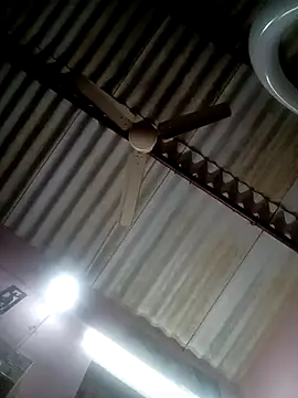 Jessi 25 online show from December 5, 2025, 5:33 pm