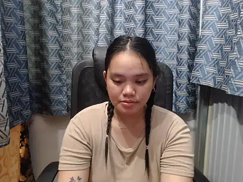 prettykrysgirl online show from August 8, 2026, 7:26 am