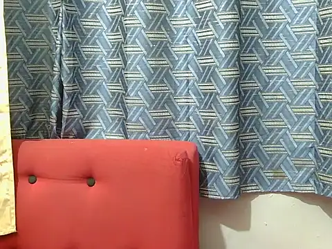 prettykrysgirl online show from May 6, 2026, 8:51 am