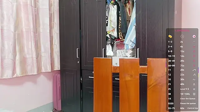 Serenaa rabbit online show from October 22, 2025, 11:53 am