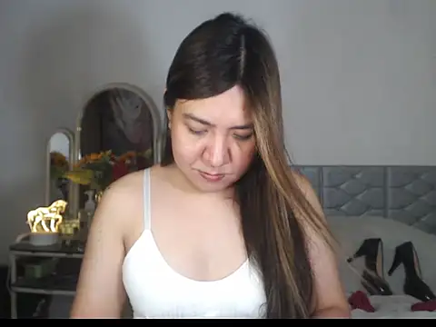 Snapshot of stellahugeX chatting on December 23, 2025, 8:57 am stellahugeX online show from December 23, 2025, 8:57 am