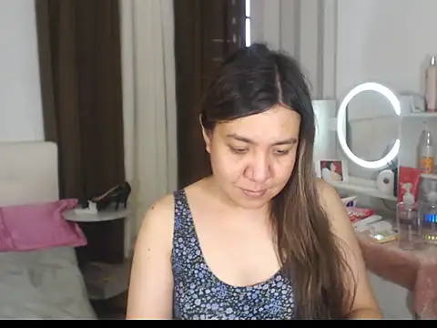 Snapshot of stellahugeX chatting on February 28, 2026, 5:40 am stellahugeX online show from February 28, 2026, 5:40 am