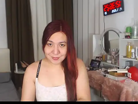 Snapshot of stellahugeX chatting on July 16, 2026, 4:37 pm stellahugeX online show from July 16, 2026, 4:37 pm