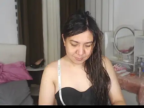 Snapshot of stellahugeX chatting on February 23, 2026, 5:35 pm stellahugeX online show from February 23, 2026, 5:35 pm