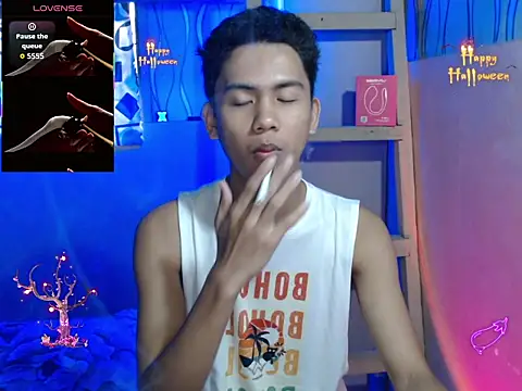 Demure Asian143 online show from November 4, 2025, 2:59 am