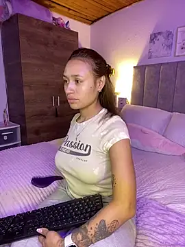 Snapshot of juliana-mancini chatting on October 6, 2025, 6:19 pm juliana-mancini online show from October 6, 2025, 6:19 pm