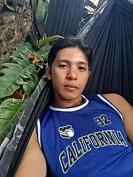 darryl hugecok online show from December 14, 2025, 2:29 am