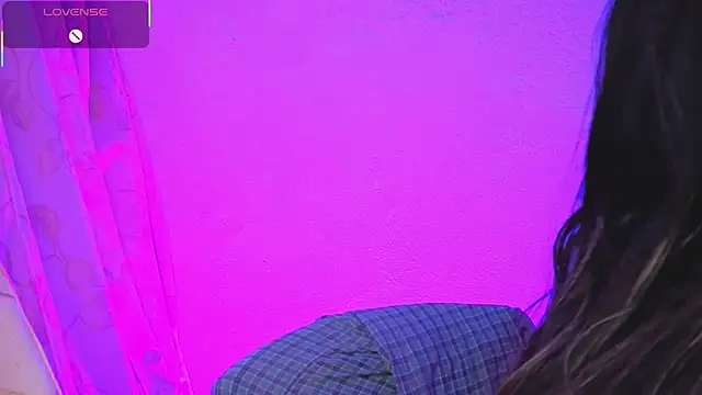 Snapshot of Miranda_sexlove_ chatting on February 5, 2026, 6:09 am Miranda sexlove online show from February 5, 2026, 6:09 am