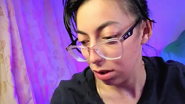 Miranda sexlove  online show from March 24, 2026, 1:33 pm