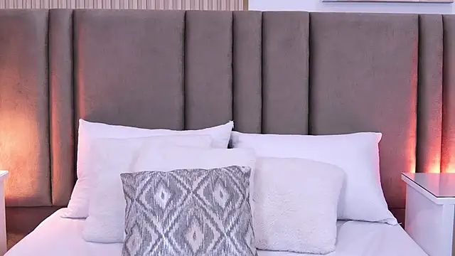 Sophie DearGB online show from November 13, 2025, 8:13 pm