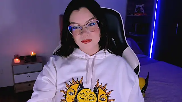 Snapshot of OphelianaRose33 chatting on September 21, 2025, 8:58 pm OphelianaRose33 online show from September 21, 2025, 8:58 pm