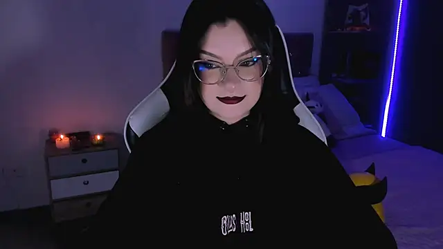 Snapshot of OphelianaRose33 chatting on September 19, 2025, 10:36 pm OphelianaRose33 online show from September 19, 2025, 10:36 pm